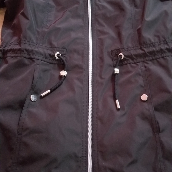 Laundry by Shelli SegalRaincoat - Picture 6 of 10